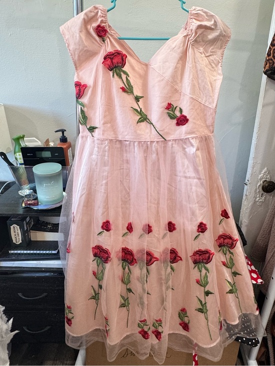 Dresses & Skirts - Pink Empire Waist Dress w Embroidered Roses